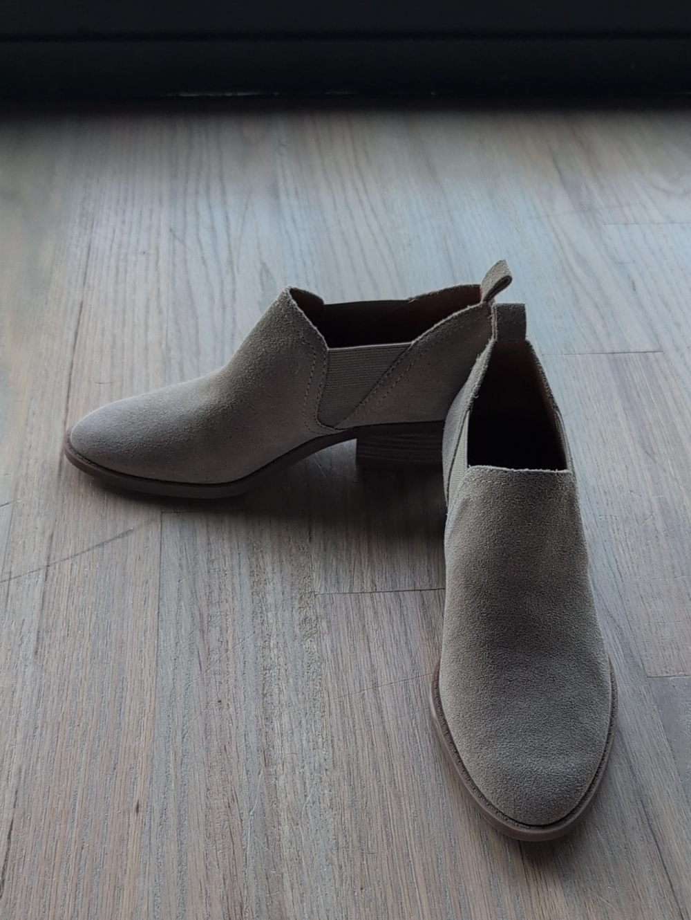 Lucky Brand Taupe Beige Suede Chelsea Ankle Boots Size 6.5